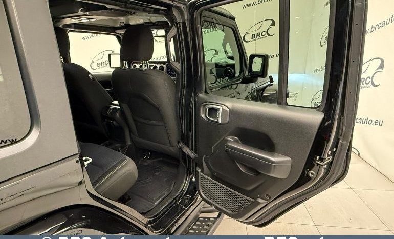
								Jeep Wrangler 2.0L i4 DOHC DI Turbo Automatas 2021 full									