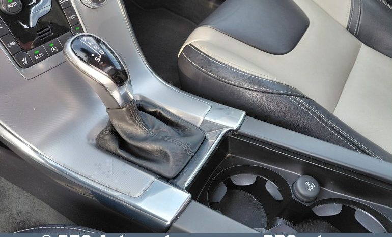 
								Volvo XC 60 T5 DYNAMIC FWD Automatas 2017 full									