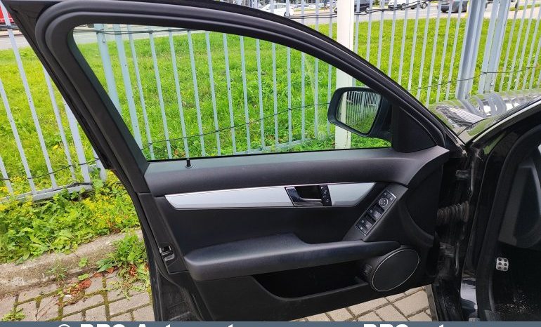 
								Mercedes-Benz C 320 3.0d Automatas 2007 full									