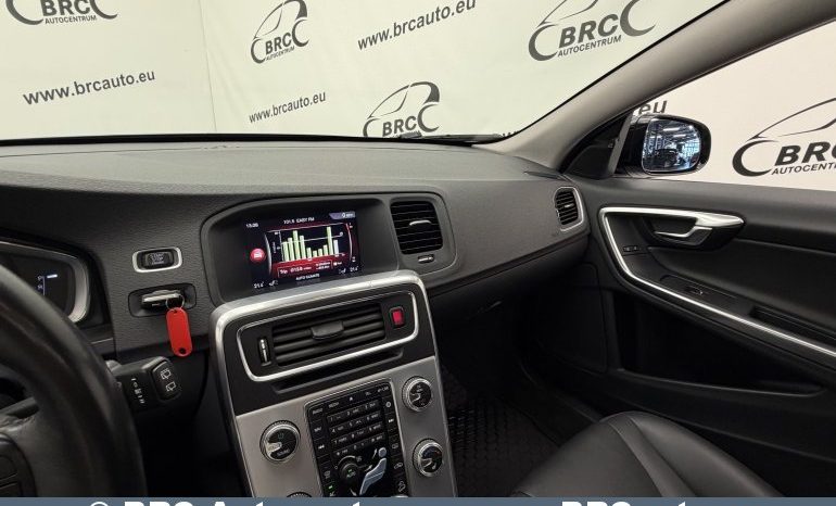 
								Volvo V60 Cross Country Premier Automatas 2018 full									