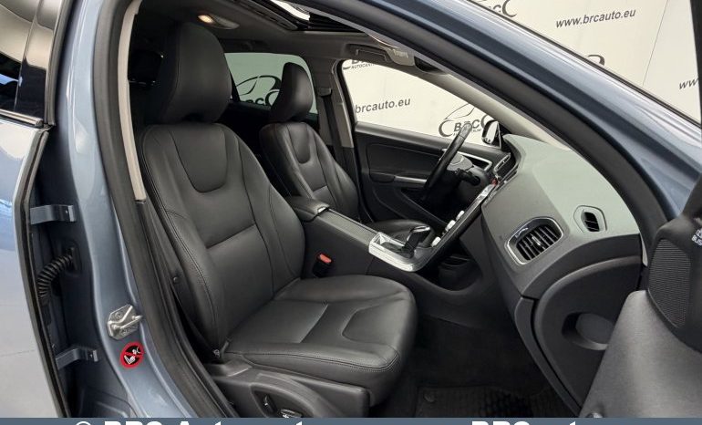 
								Volvo V60 Cross Country Premier Automatas 2018 full									