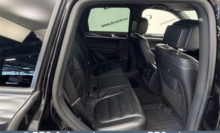 
								Volkswagen Touareg 3.0TDI  R-Line Automatas 2017 full									