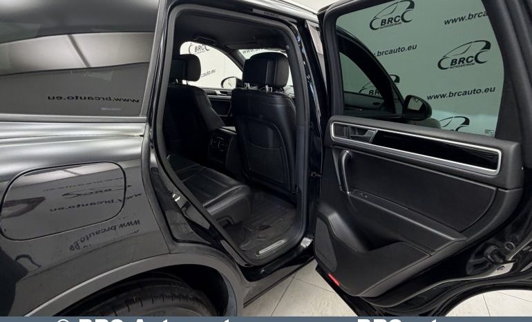 
								Volkswagen Touareg 3.0TDI  R-Line Automatas 2017 full									