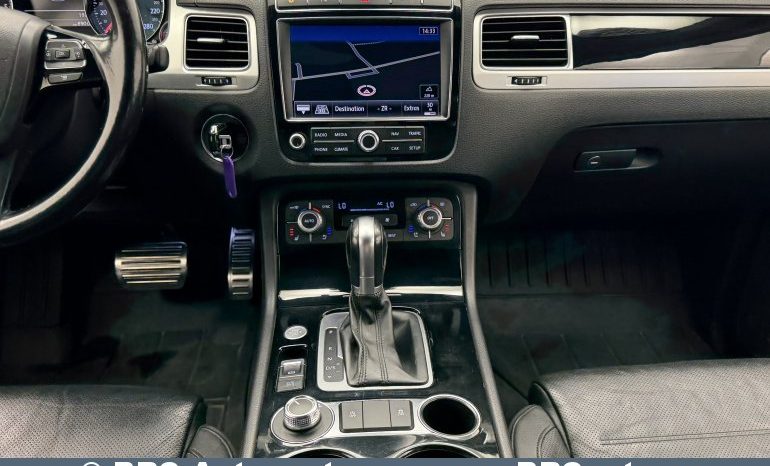
								Volkswagen Touareg 3.0TDI  R-Line Automatas 2017 full									