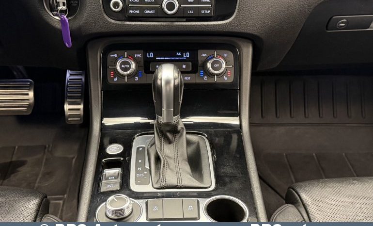 
								Volkswagen Touareg 3.0TDI  R-Line Automatas 2017 full									