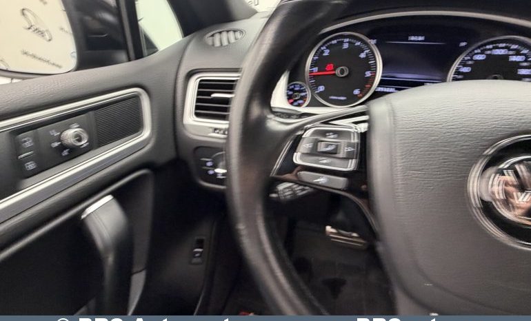 
								Volkswagen Touareg 3.0TDI  R-Line Automatas 2017 full									