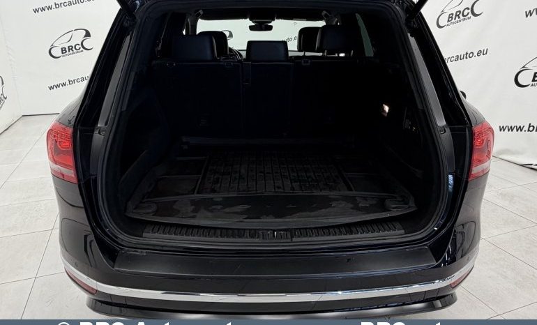 
								Volkswagen Touareg 3.0TDI  R-Line Automatas 2017 full									
