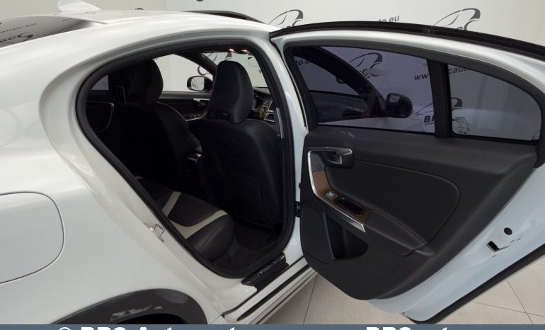 
								Volvo S60 Cross Country 2.4 D4 AWD R-Design Automatas 2016 full									