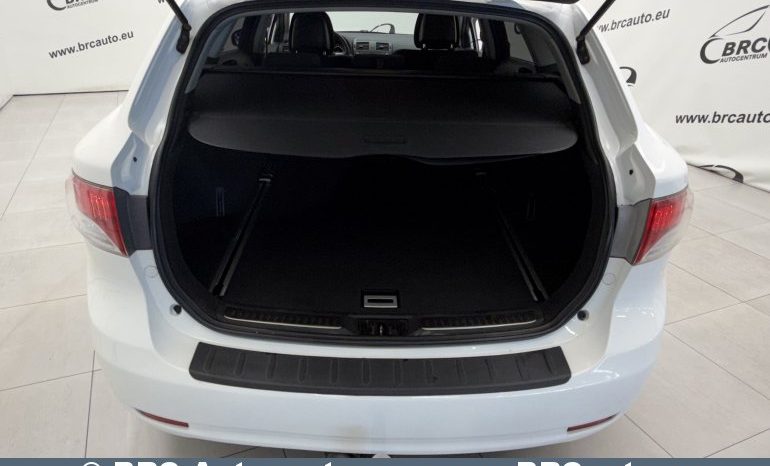 
								Toyota Avensis 2.0 Valvematic Wagon 2010 full									