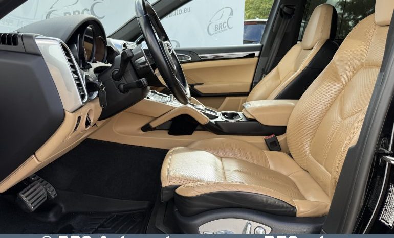 
								Porsche Cayenne S 3.0 V6 Hybrid Automatas 2016 full									