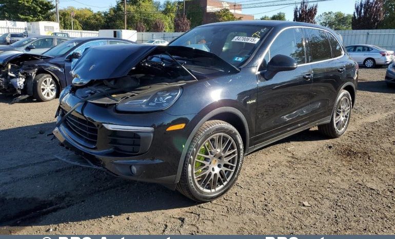
								Porsche Cayenne S 3.0 V6 Hybrid Automatas 2016 full									