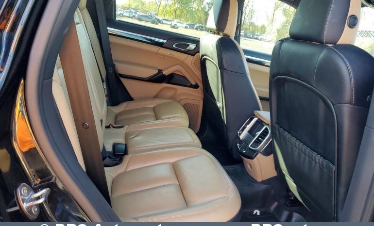 
								Porsche Cayenne S 3.0 V6 Hybrid Automatas 2016 full									