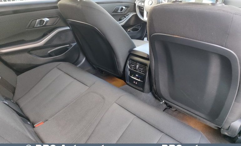 
								BMW 318 2.0i Automatas 2024 full									