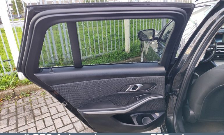 
								BMW 318 2.0i Automatas 2024 full									