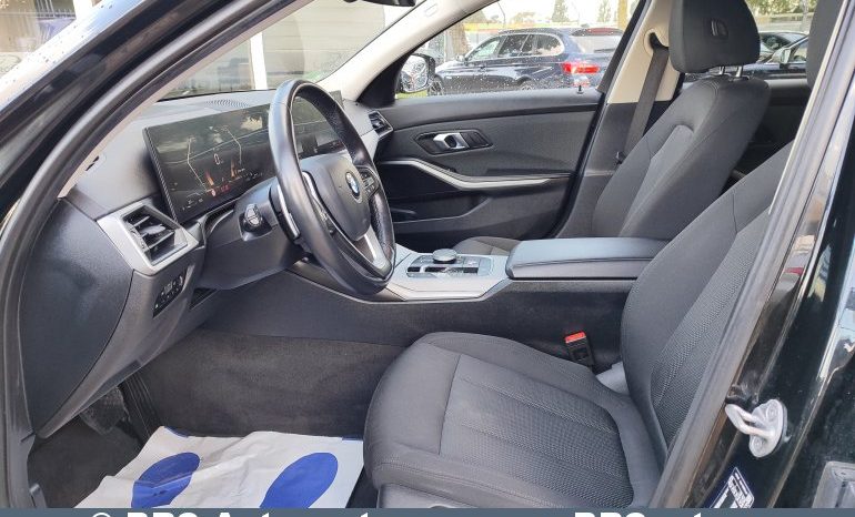 
								BMW 318 2.0i Automatas 2024 full									