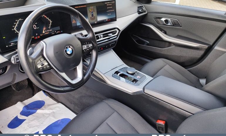 
								BMW 318 2.0i Automatas 2024 full									