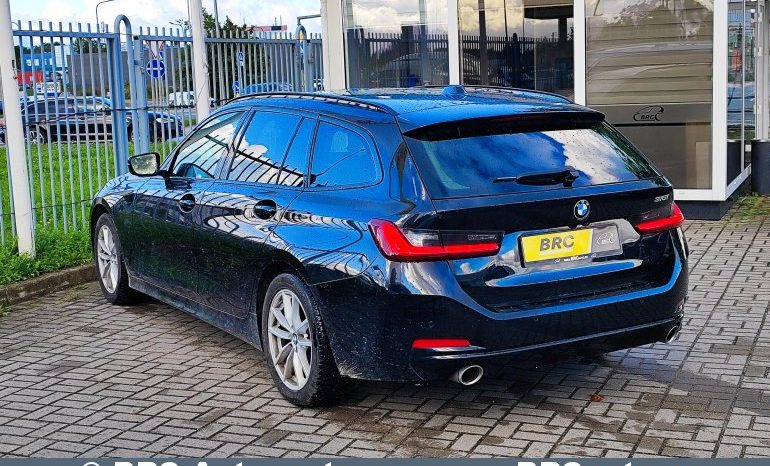 
								BMW 318 2.0i Automatas 2024 full									