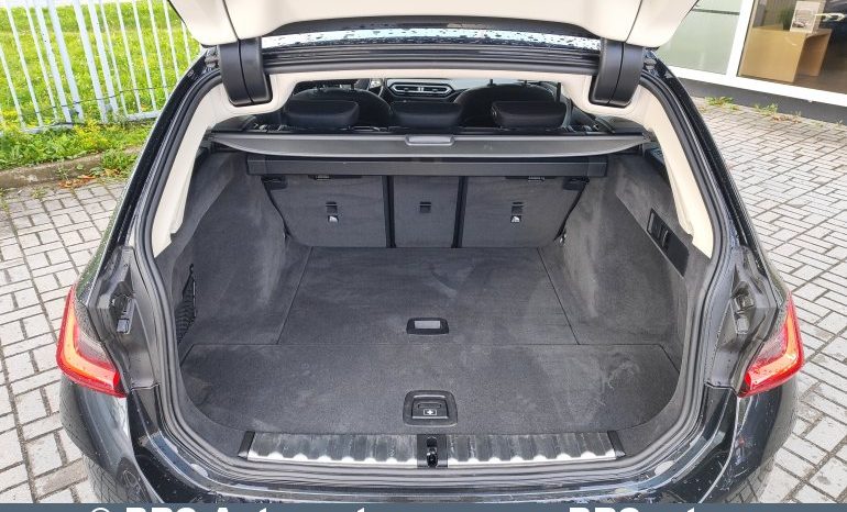 
								BMW 318 2.0i Automatas 2024 full									