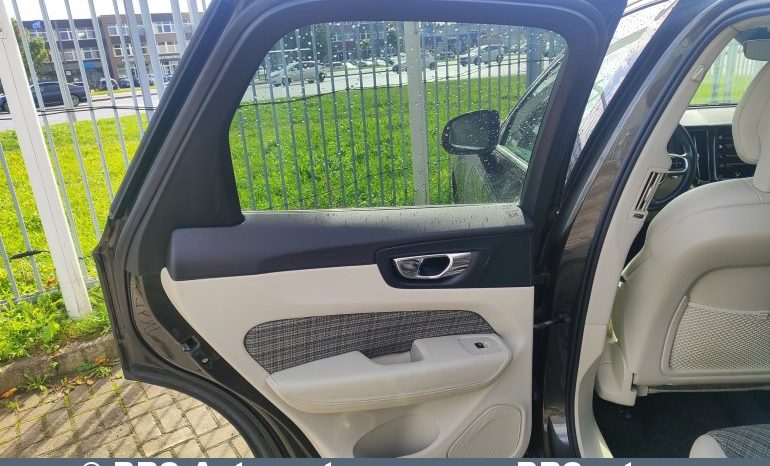 
								Volvo XC 60 D4 AWD Automatas 2017 full									