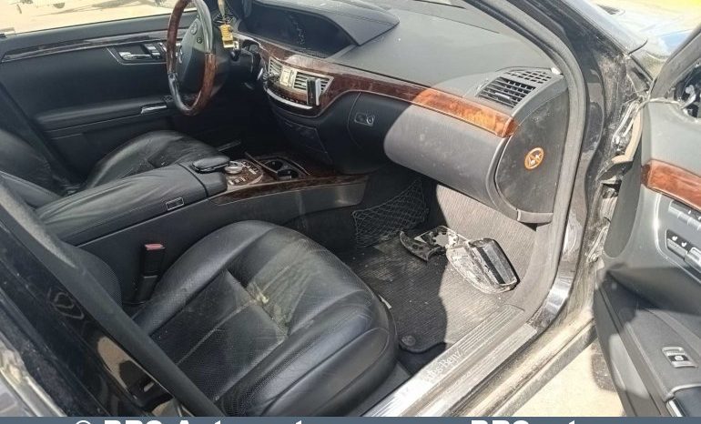 
								Mercedes-Benz S 350 Automatas 2006 full									