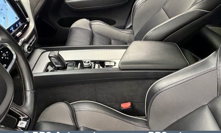 
								Volvo XC 60 T8 R-Design Twin Engine AWD Automatas 2020 full									