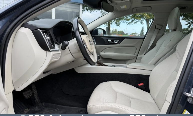 
								Volvo V60 Cross Country 2.0 T5 Momentum AWD Automatas 2022 full									