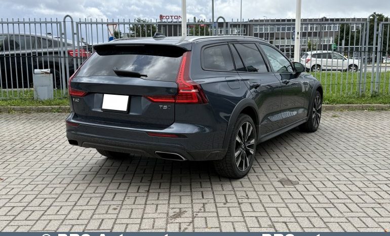 
								Volvo V60 Cross Country 2.0 T5 Momentum AWD Automatas 2022 full									