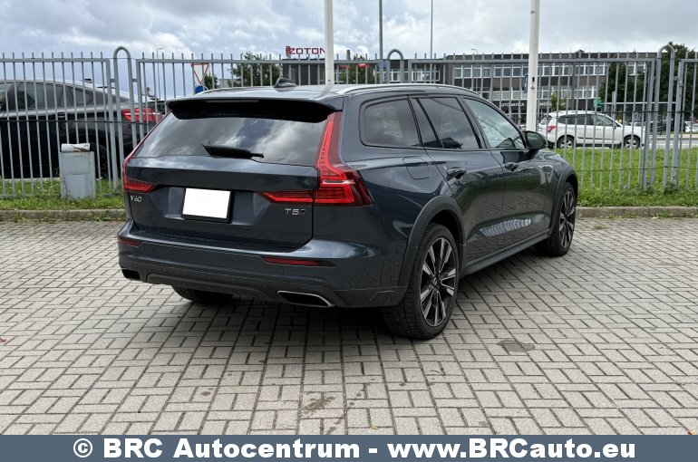 Volvo V60 Cross Country 2.0 T5 Momentum AWD Automatas 2022