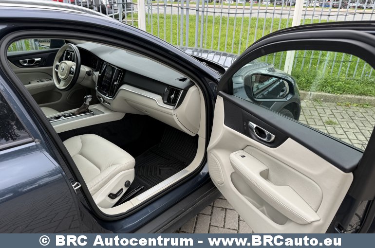 Volvo V60 Cross Country 2.0 T5 Momentum AWD Automatas 2022
