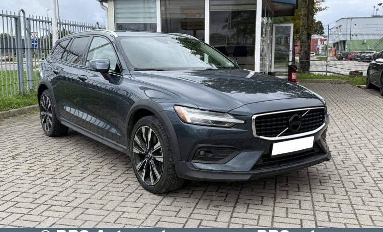 
								Volvo V60 Cross Country 2.0 T5 Momentum AWD Automatas 2022 full									