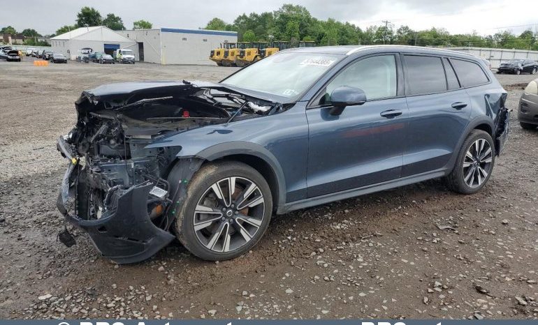 
								Volvo V60 Cross Country 2.0 T5 Momentum AWD Automatas 2022 full									