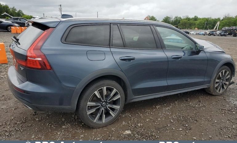 
								Volvo V60 Cross Country 2.0 T5 Momentum AWD Automatas 2022 full									