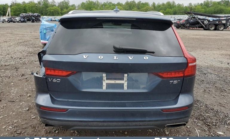 
								Volvo V60 Cross Country 2.0 T5 Momentum AWD Automatas 2022 full									
