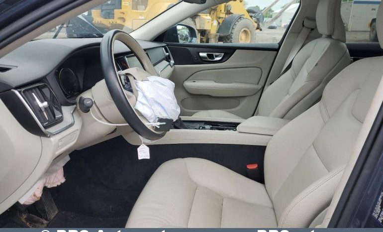 
								Volvo V60 Cross Country 2.0 T5 Momentum AWD Automatas 2022 full									