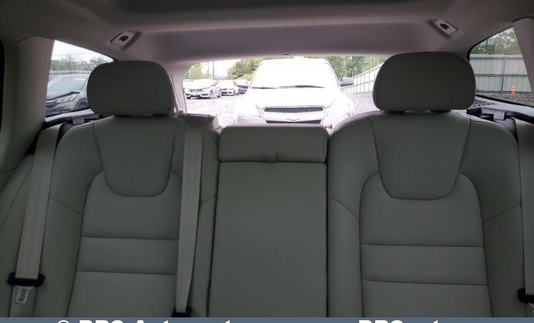 
								Volvo V60 Cross Country 2.0 T5 Momentum AWD Automatas 2022 full									