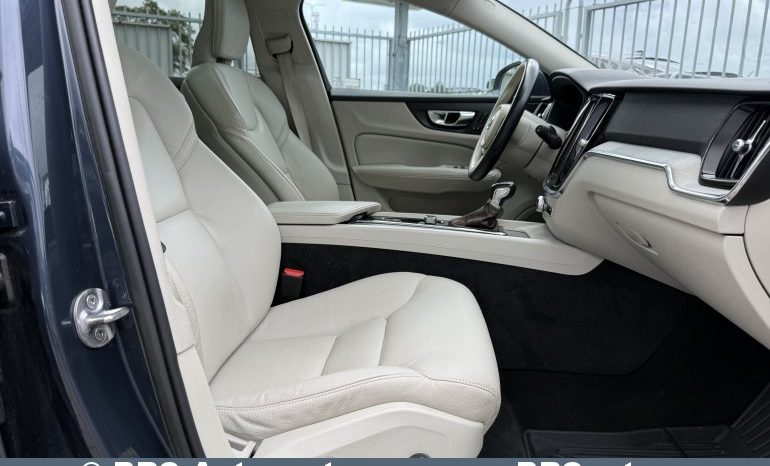 
								Volvo V60 Cross Country 2.0 T5 Momentum AWD Automatas 2022 full									