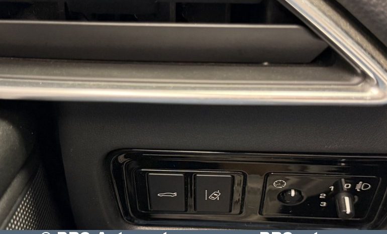 
								Jaguar XE 2.0D Automatas 2015 full									
