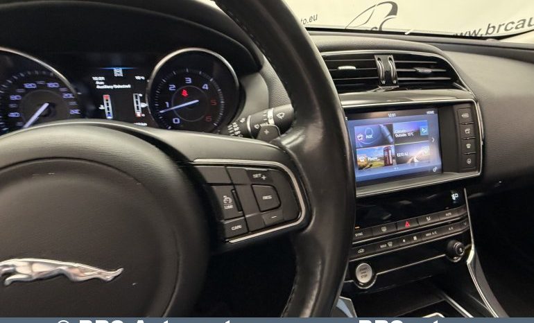 
								Jaguar XE 2.0D Automatas 2015 full									