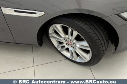 
										Jaguar XE 2.0D Automatas 2015 full									