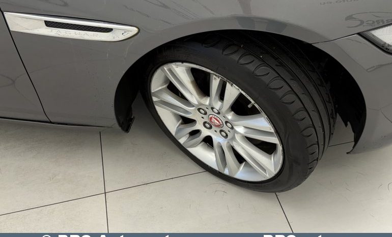 
								Jaguar XE 2.0D Automatas 2015 full									
