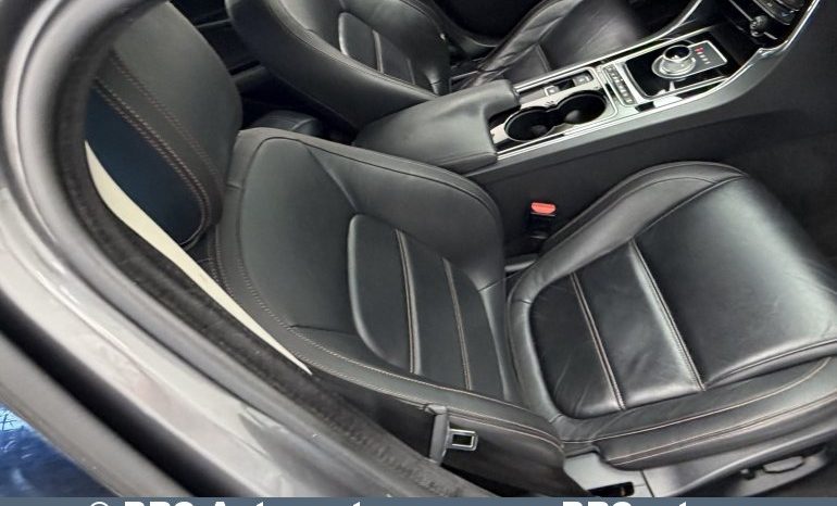 
								Jaguar XE 2.0D Automatas 2015 full									