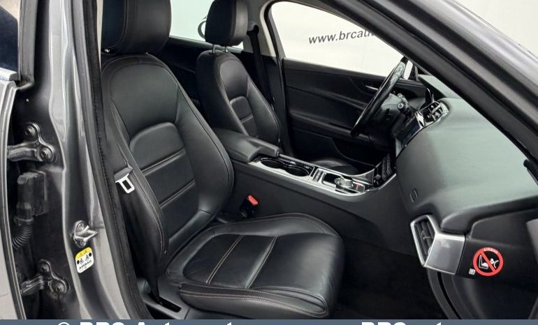 
								Jaguar XE 2.0D Automatas 2015 full									