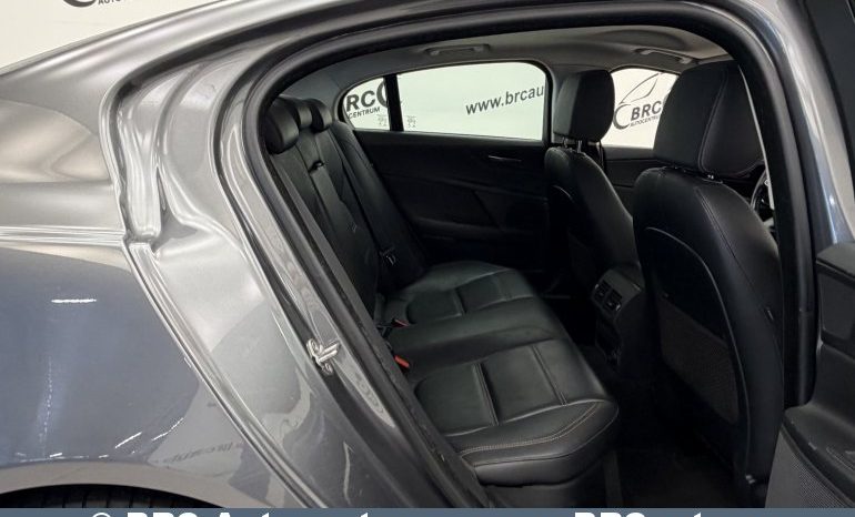 
								Jaguar XE 2.0D Automatas 2015 full									