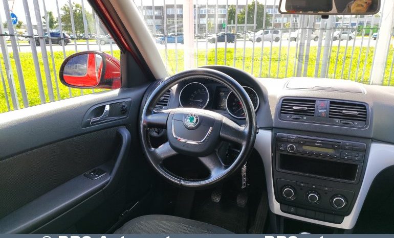 
								Skoda Yeti 2.0 TDI 4Motion 2011 full									