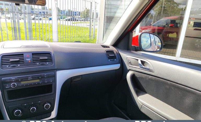 
								Skoda Yeti 2.0 TDI 4Motion 2011 full									
