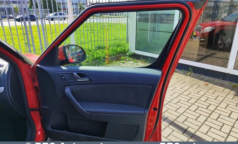 
								Skoda Yeti 2.0 TDI 4Motion 2011 full									