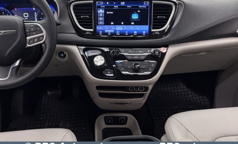 
								Chrysler Pacifica 3.6 V6 Automatas 2021 full									