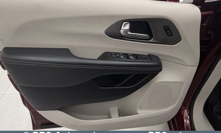 
								Chrysler Pacifica 3.6 V6 Automatas 2021 full									