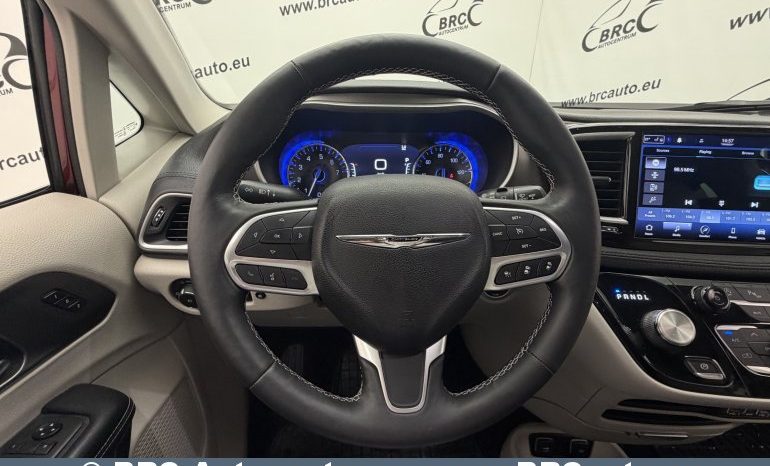 
								Chrysler Pacifica 3.6 V6 Automatas 2021 full									