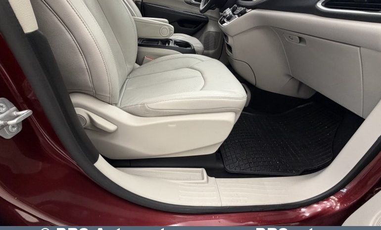 
								Chrysler Pacifica 3.6 V6 Automatas 2021 full									